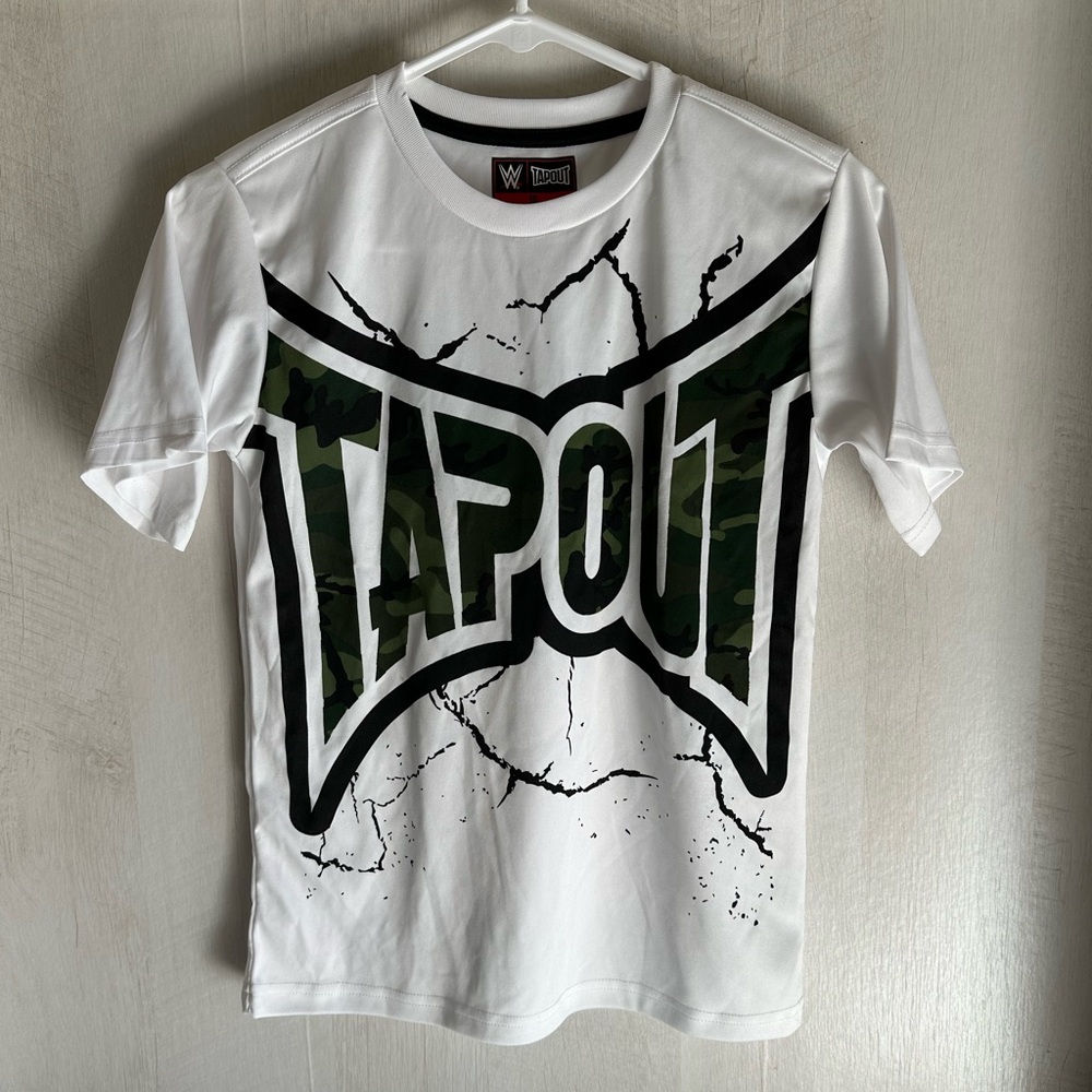 Tapout White and Black Graphic Tee